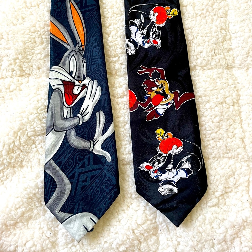 Bugs Bunny Tie & Space Jam Tasmanian Devil Tweety Sylvester Cat Basketball Set